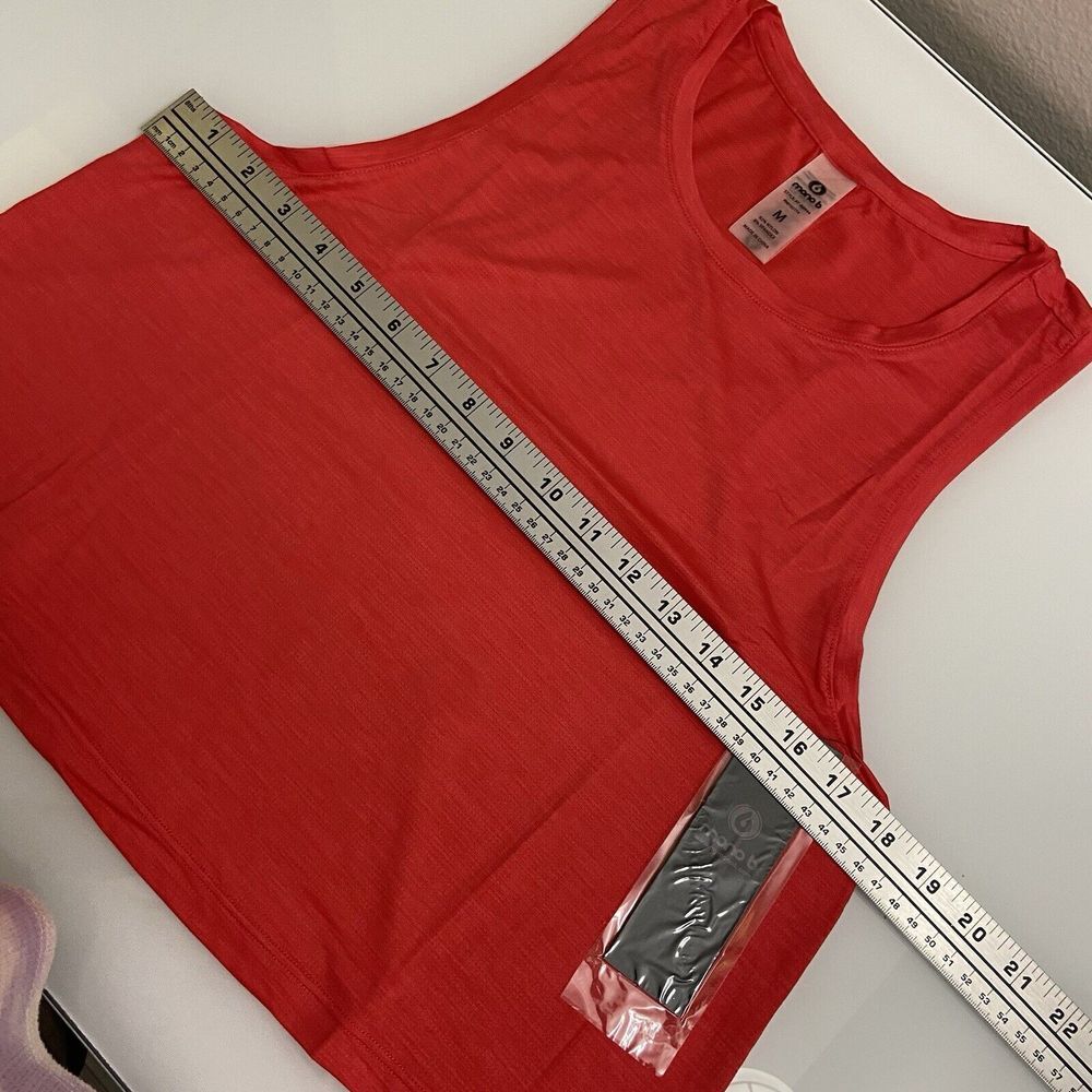 Mono B Women's Red‎ Racerback Crop Top Size Medium Lightweight NWT - Picture 6 of 7